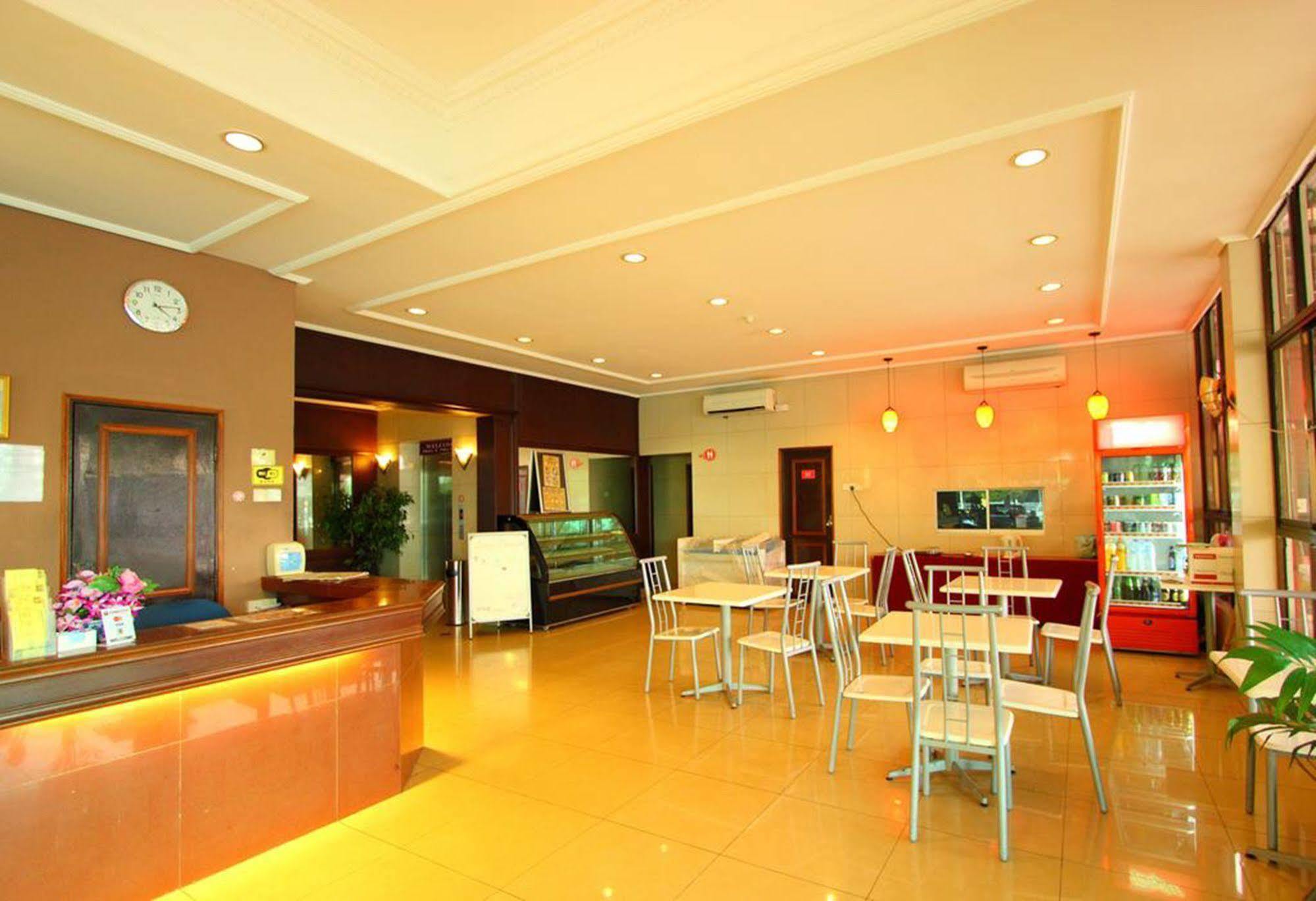 Grandpa Hotel Port Dickson Bagian luar foto