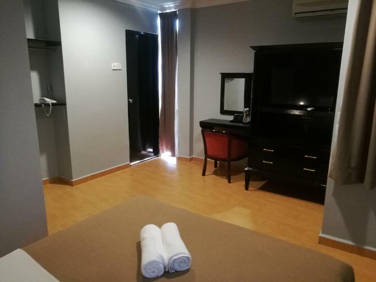 Grandpa Hotel Port Dickson Bagian luar foto